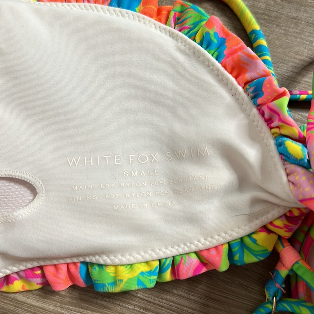 White Fox Boutique swim top - Picture 3 of 3